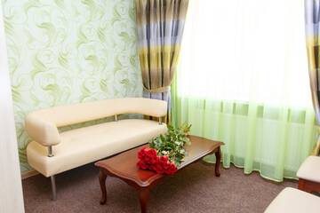 Большой двухместный номер с 1 кроватью в Отеле Hotel Bakhmut